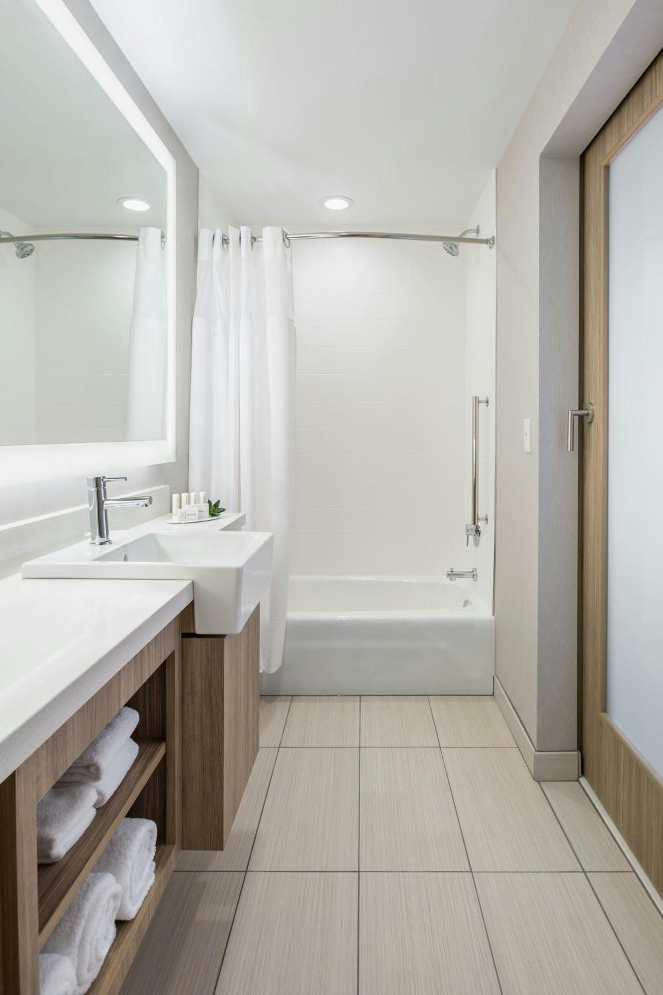 Springhill Suites Madison Bagian luar foto