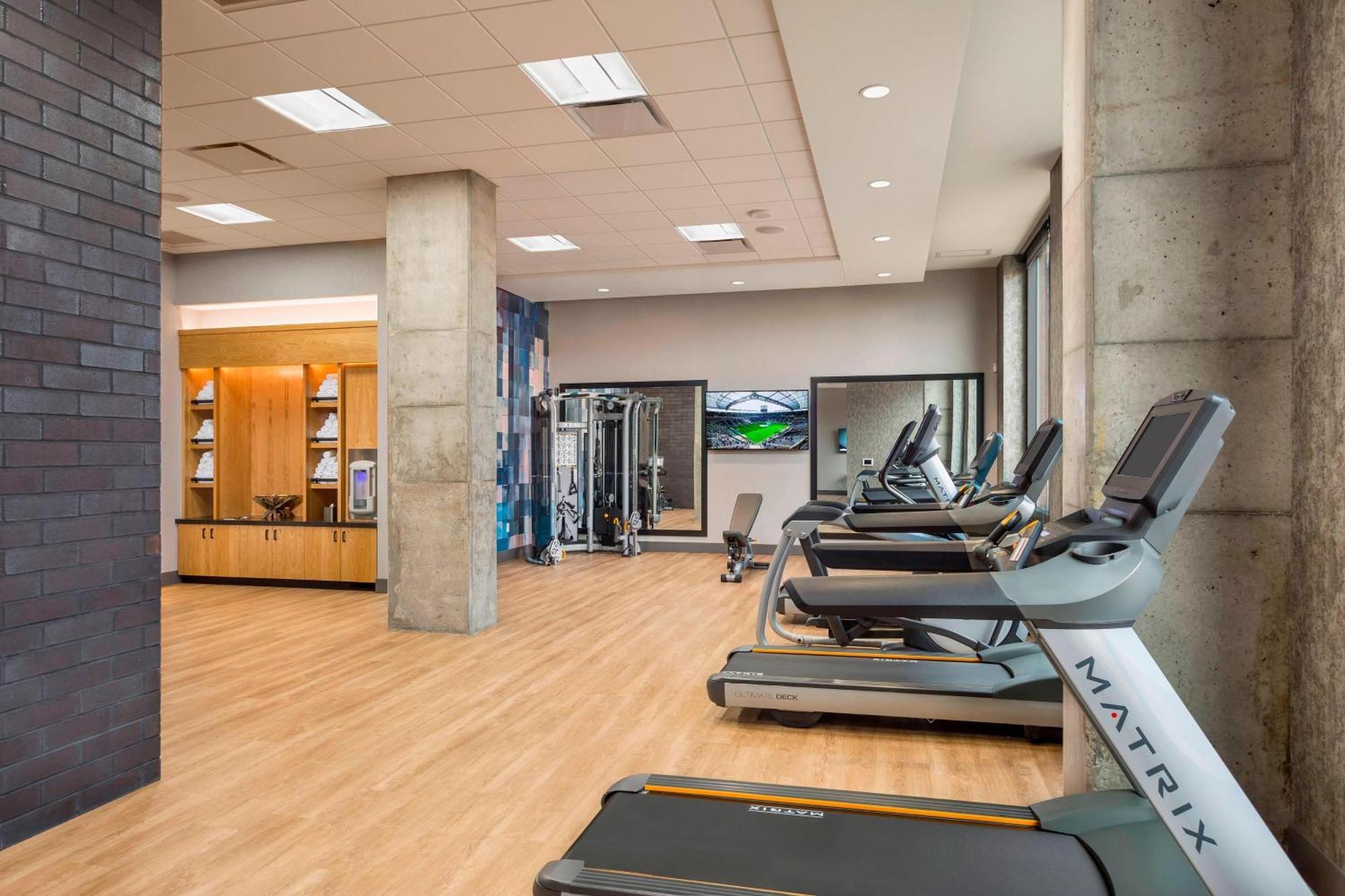 Springhill Suites Madison Bagian luar foto